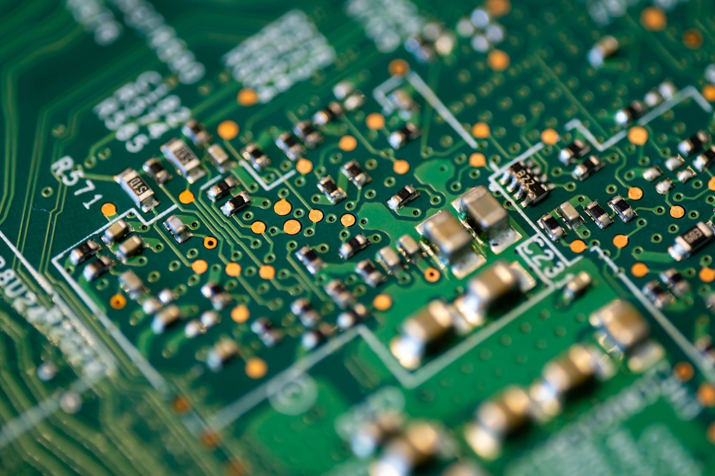 A Guide to Choosing Reliable PC Hosting Solutions